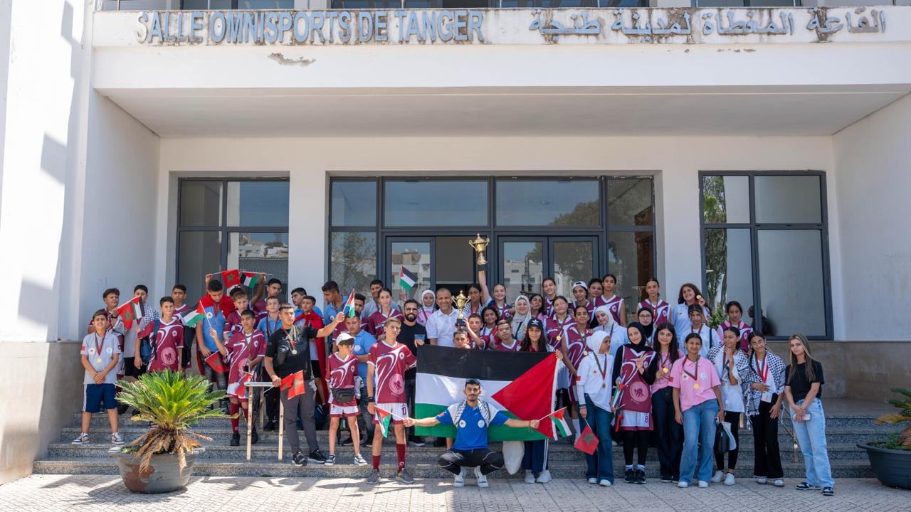 Les enfants de Jérusalem participent à un tournoi sportif et découvrent les sites emblématiques de Tanger